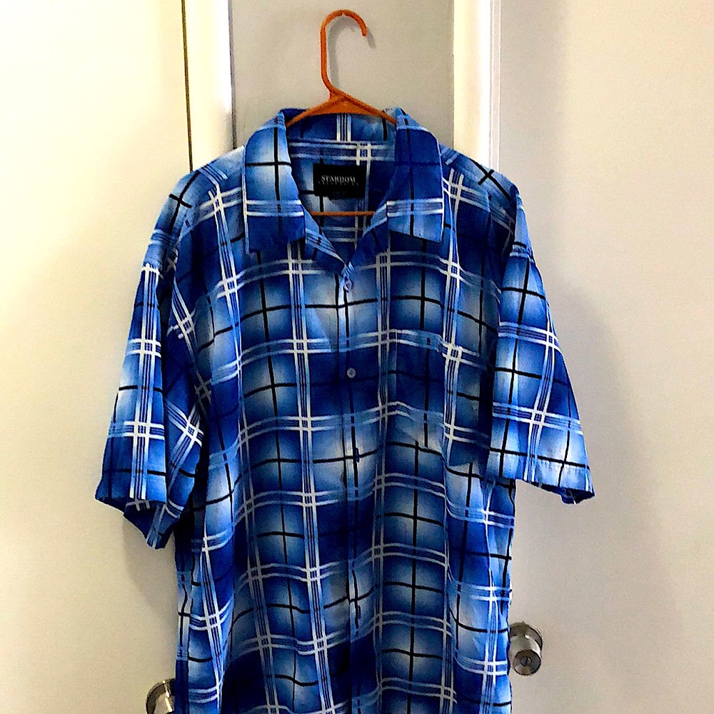 Men’s Short Sleeve Shirt.